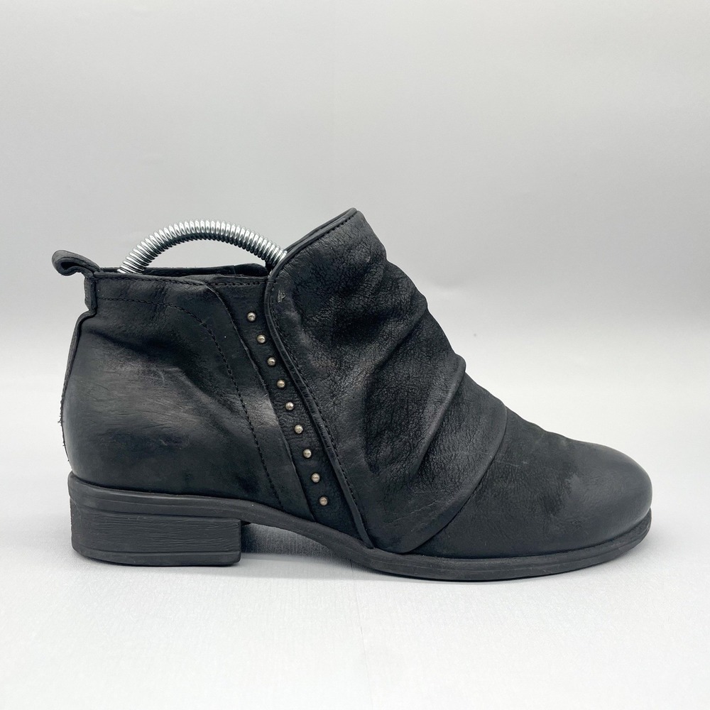 Miz Mooz Womens 38/ 7.5 Wide Snap Boots Shoes Black Stud Ruching Leather Bootie